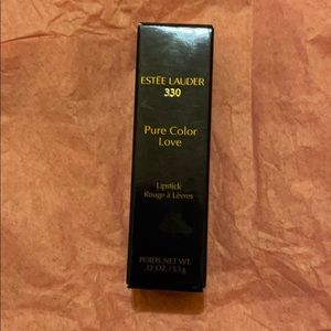 Estee lauder lip stick 330 wild poppy NIB